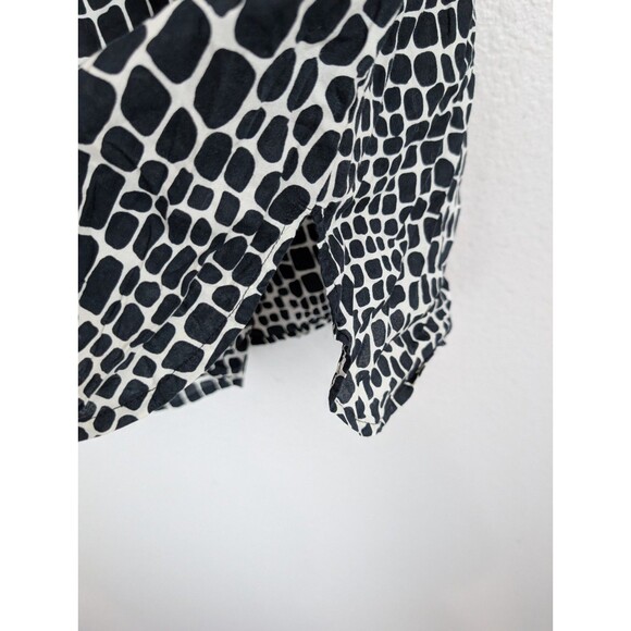Isaac Mizrahi Black Alligator Print 3/4 Sleeve Shirt 1X - Picture 5 of 8